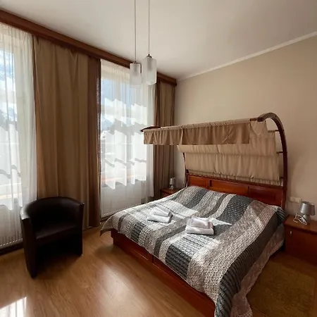 Hotel City Готель Гнезно