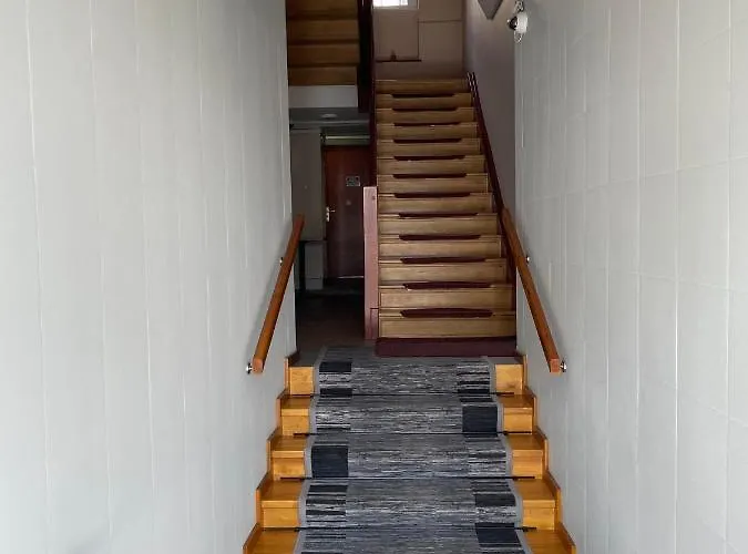 Hotel City فندق غنيزنو